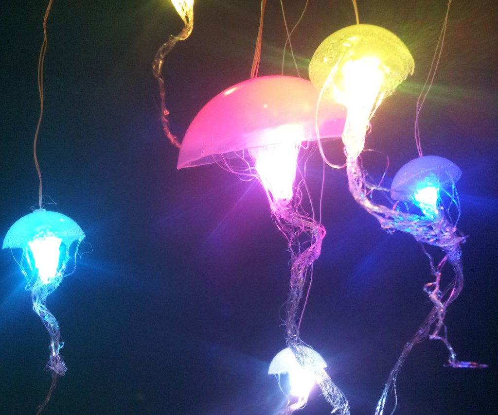 hanging-jellyfish-lamps1