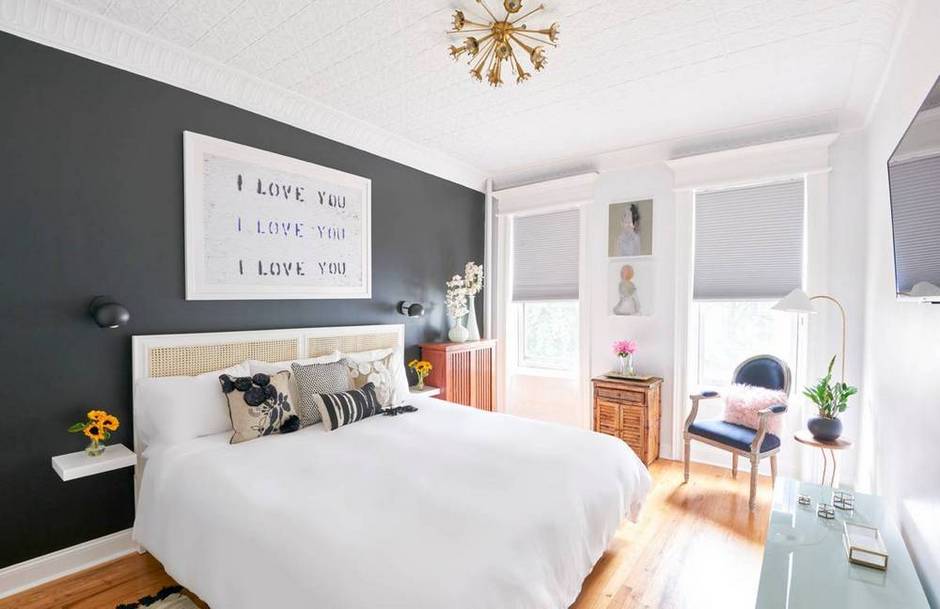 keep-your-eye-on-the-details-in-this-park-slope-palace-black-and-white-bedroom-1467303676-5775387ff4da36ab6ef3d142-w1000_h609